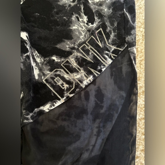 Pink Victoria Secret Ultimate High Rise Marble Mesh Legging - Picture 5 of 6